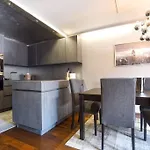 Stunning High-End 2 Bedroom Condo Near City Center