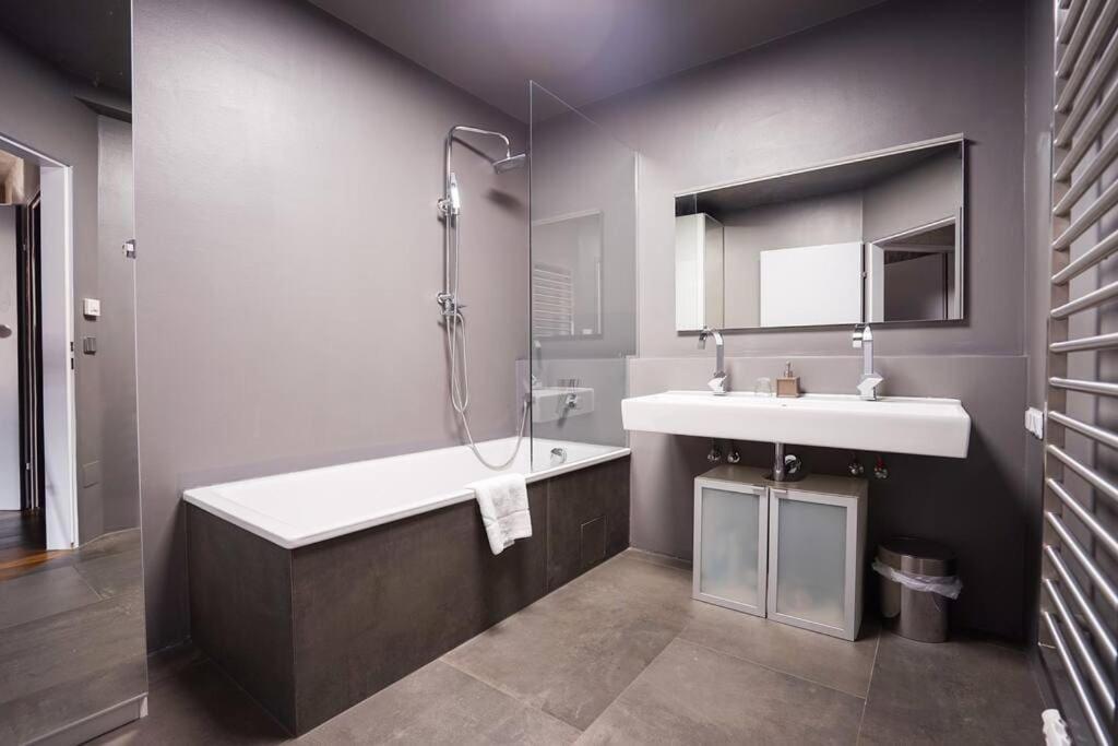 Apartment Stunning High-end 2 Bedroom Near Center Wien