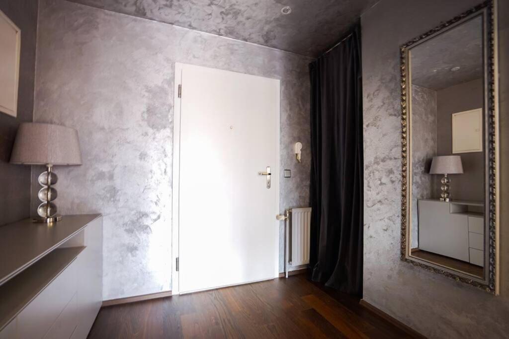 Stunning High-end 2 Bedroom Near Center Wien