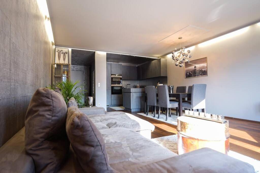 Stunning High-end 2 Bedroom Near Center Wien