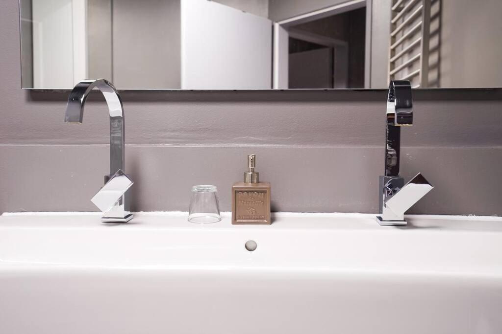 Stunning High-end 2 Bedroom Near Center Apartment Wien
